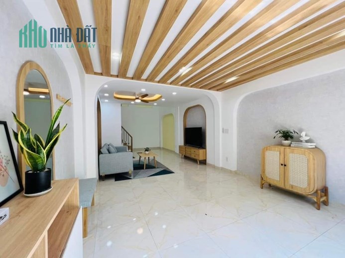 Siêu Phẩm Thống Nhất Gò Vấp 4 Tầng Hẻm Xe Hơi 4 Phòng Ngủ 6 Tỷ