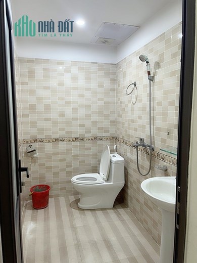Bán nhà phố Kiều Sơn diện tích 48m 3 tầng GIÁ 2.45 tỉ ô.tô tận cửa