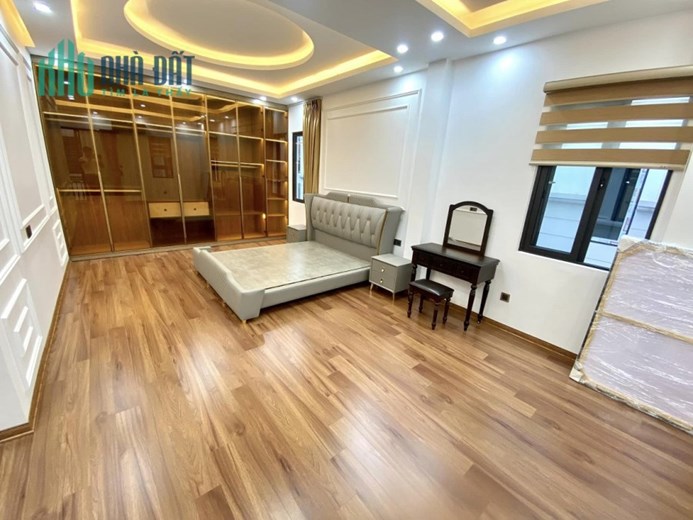 Nhà đẹp Nguyễn Văn Cừ Long Biên - GARA DT 70m2 x 6TẦNG thang máy