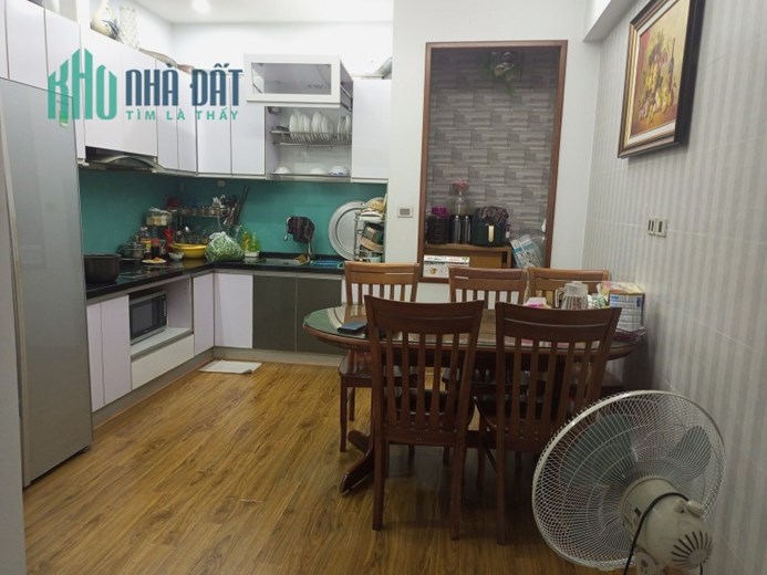 Bán nhà Tây Sơn 36m2 4 tầng, ngõ 3 gác đua, full nội thất, 4,2 tỷ