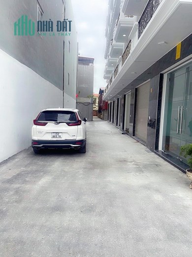 Bán nhà xây mới ngõ ô.tô 56m 4 tầng GIÁ 5 tỉ phố Thiên Lôi gần Hoàng Huy