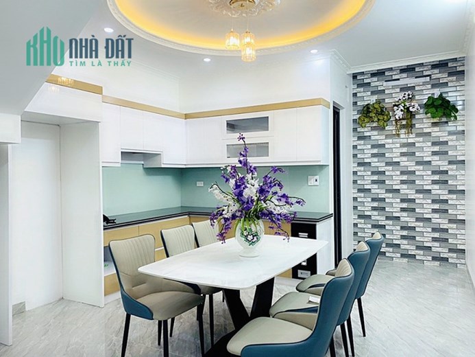 Bán nhà xây mới ngõ ô.tô 56m 4 tầng GIÁ 5 tỉ phố Thiên Lôi gần Hoàng Huy