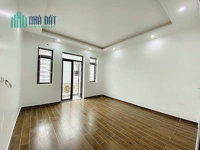 Bán nhà xây mới ngõ ô.tô 56m 4 tầng GIÁ 5 tỉ phố Thiên Lôi gần Hoàng Huy