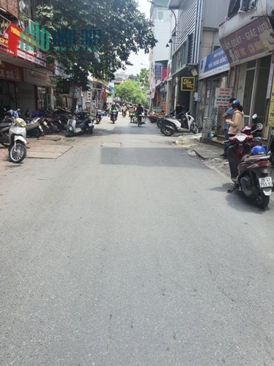 Bán nhà mặt phố Trung Liệt, Đống Đa: MT rộng, KD đa dạng. 116m2, 4T, MT 6.3m, 21 tỷ.
