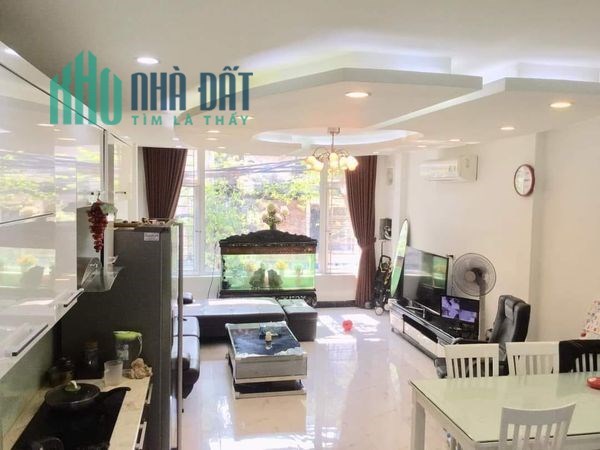 BÁN GẤP NHÀ ĐẸP TRẦN THÁI TÔNG CẦU GIẤY, DÂN XÂY, ÔTÔ ĐỖ GẦN, NGÕ THÔNG, 55M2 GIÁ NHỈNH 6TỶ