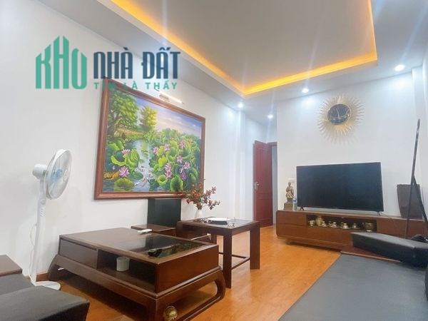 BÁN NHÀ ĐẸP XUÂN THỦY CẦU GIẤY, DÂN XÂY, GẦN ÔTÔ TRÁNH, SÁT TTTM, GIÁ NHỈNH 5TỶ