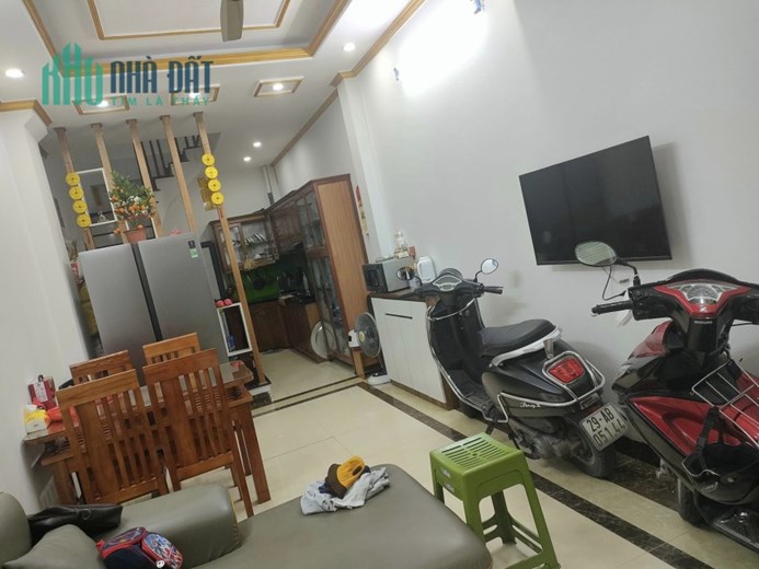 Bán nhà Phú Đô 5 tầng 34m2, nhà đẹp gần Ô tô giá chỉ 3 tỷ