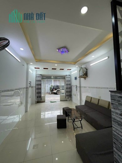 Chỉ 4.15 tỷ TL, 44m2, nhà Mặt tiền kinh doanh Đường Số 11, BHH, Bình Tân, gần 26 tháng 3.