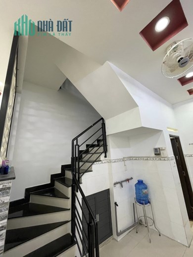 Chỉ 4.15 tỷ TL, 44m2, nhà Mặt tiền kinh doanh Đường Số 11, BHH, Bình Tân, gần 26 tháng 3.