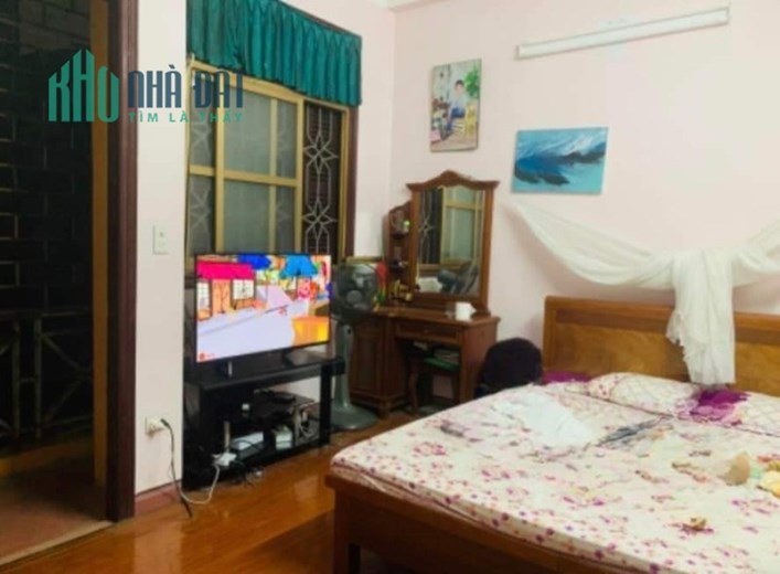 Bán nhà đẹp 3 tầng Ngô Gia Tự,Long Biên 50m2 ,Mt 7m,gần phố giá 4 tỷ