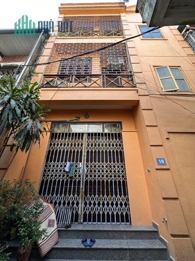 Bán nhà đẹp 3 tầng Ngô Gia Tự,Long Biên 50m2 ,Mt 7m,gần phố giá 4 tỷ