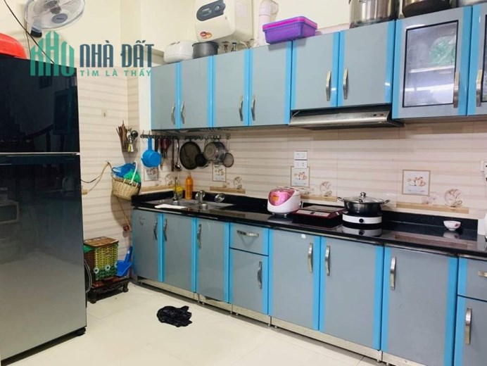 Bán nhà đẹp 3 tầng Ngô Gia Tự,Long Biên 50m2 ,Mt 7m,gần phố giá 4 tỷ