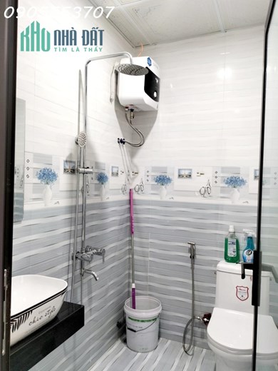 Sập hầm, Nhà ngon 2 tầng mới, mặt tiền đường 5,5m sau Bến xe Đà Nẵng, gần Lê Thạch, Hoà An, Đà