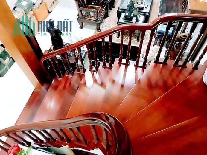 Bán Nhà Ngõ 105 KĐT Mới Phố Xuân La 81m2 x 4 tầng, phân lô vip, ngõ thông rộng, giá nhỉnh 280tr/m2