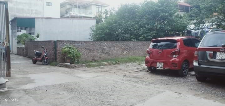 Bán Đât Ngõ 82 Đông Ngạc - Bắc Từ Liêm 50m2 , mặt tiền 4,3m , gần Hồ , ngõ thông rộng , ô tô 7 chỗ