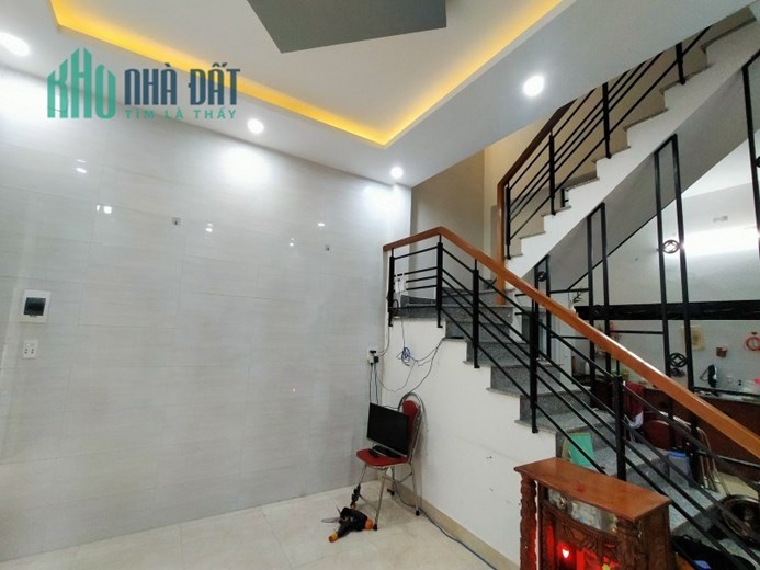 Nhà Cù Chính Lan 92m2 2 tầng ở và 4 phòng cho thuê riêng biệt, Ô tô đến cửa
