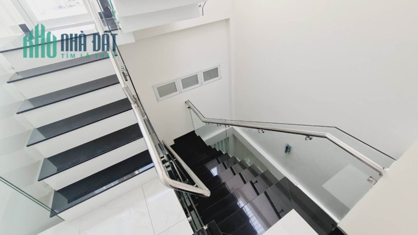 Bán nhà HXH Thoại Ngọc Hầu 3 tầng 82m2 chỉ 7,6 tỷ còn Thương lượng.