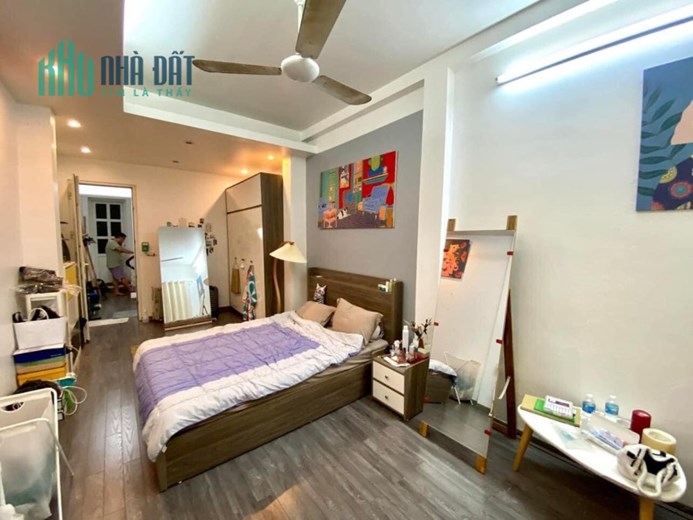 Đại La,  Trung tâm Hai Bà Trưng, nhà mới, gần phố, hiếm bán, hoa hậu khu vực,  50m2,  5 tầng 6 ngủ