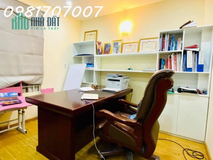 Chỉ hơn 10 tỷ sở hữu căn nhà 130m, mặt tiền 9m mặt hồ Tai Trâu, Ngọc Lâm, Long Biên.