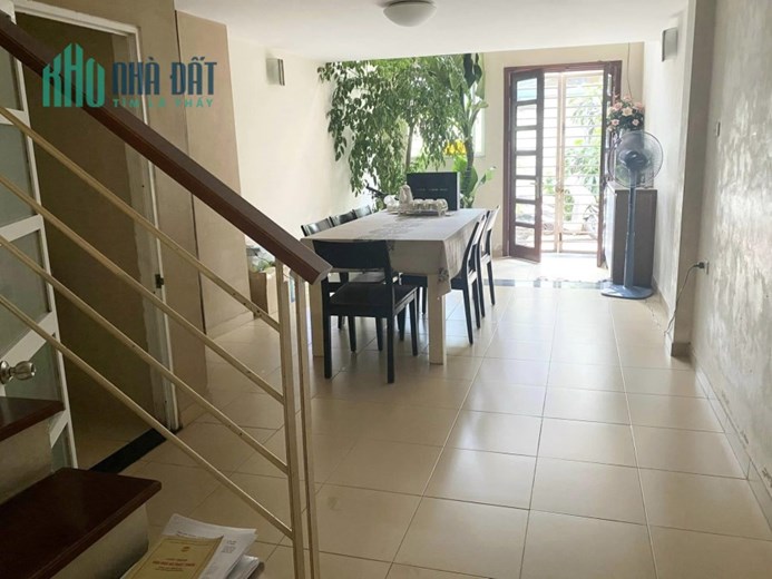 TRUNG TÂM CẦU GIẤY – NHÀ ĐẸP DÂN XÂY – GẦN PHỐ - AN NINH TỐT - 4T x 48M2, 6.5 TỶ