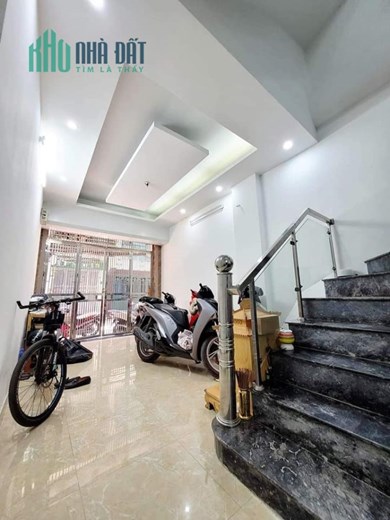 Bán nhà Ngõ 125 Bùi Xương Trạch, ô tô, sát phố, kinh doanh, 2 thoáng, 45m*5T, nhỉnh 7 tỷ
