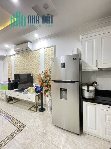 Bán nhà NGUYỄN VĂN LINH, DT40M ,MT 5M , GIÁ 2,8 TỶ. VUÔNG VẮN, Ô TÔ đỗ cửa
