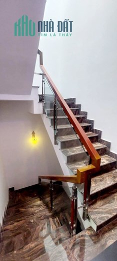 0582.VT Đường 18 Bình Tân Nhà 4 Tầng 80m2 , Sân Trước Đậu Ô tô Đừơng 8m có lề 2 bên Chưa Tới 6 tỷ