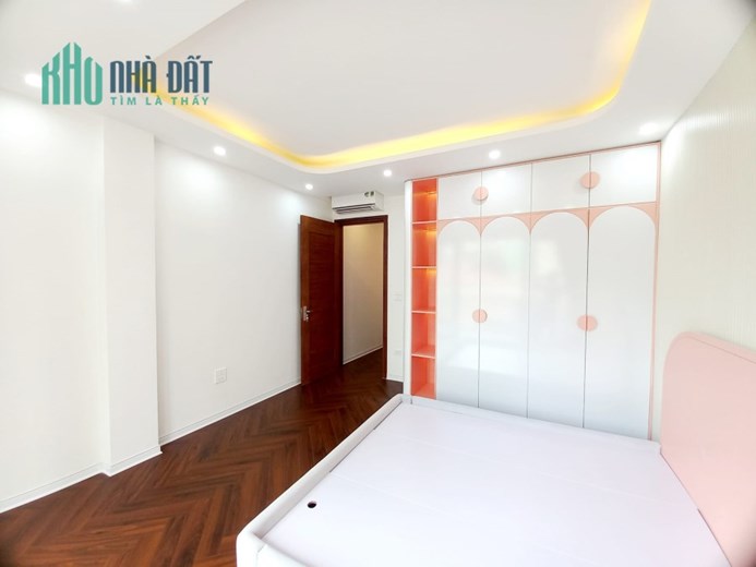 ÂU CƠ - GARA Ô TÔ, THANG MÁY NHẬP, KINH DOANH 11.3 TỶ