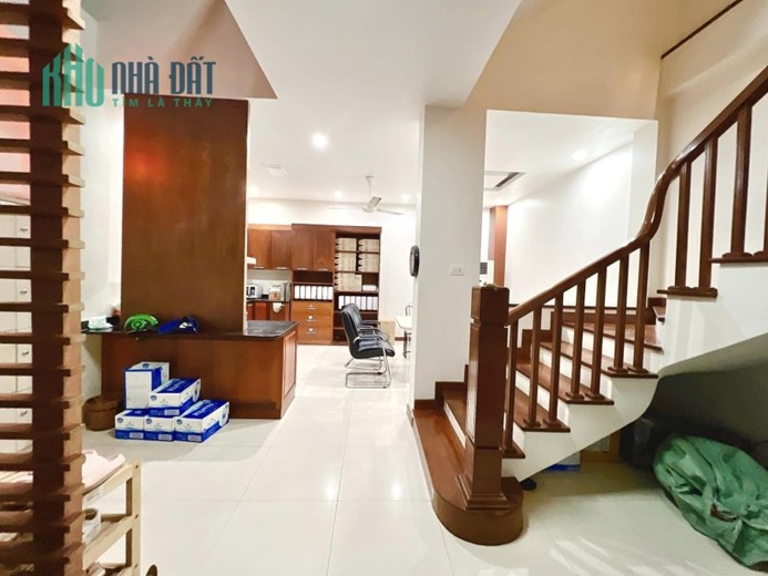 Hoàng Văn Thái: Phân lô, vỉa hè, ô tô tránh, kinh doanh, giá tốt