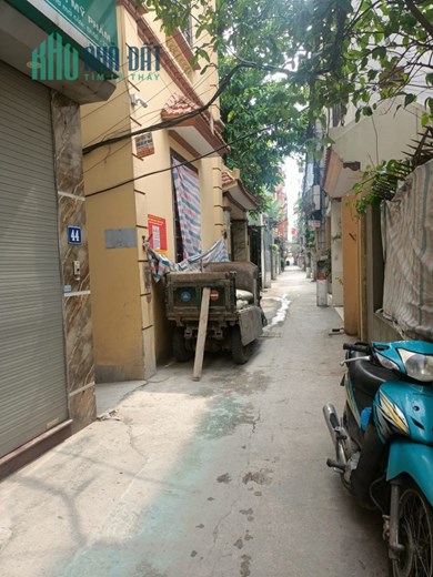 Bán nhà Tam Trinh, Hoàng Mai gần chợ gần trường, rất gần ô tô, 42 m2 chỉ nhỉnh 2 tỷ
