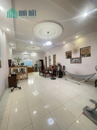 SÁT MT ĐƯỜNG NGUYỄN VĂN QUÁ - 2 TẦNG - NGANG 5M NHÀ ĐẸP Ở NGAY.