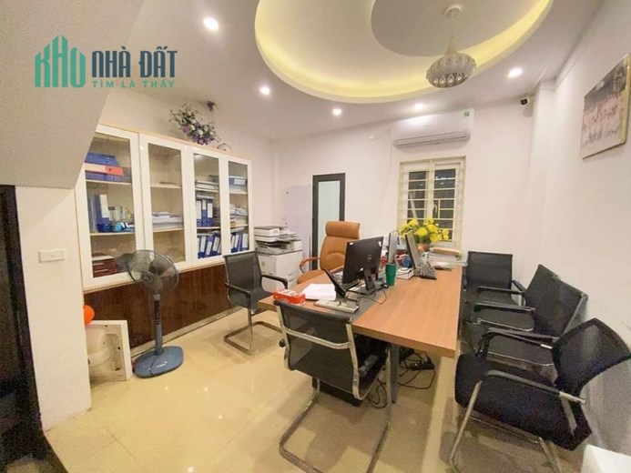 PHẠM VĂN ĐỒNG NHÀ ĐẸP, 52M, 5 TẦNG
PHÂN LÔ - GARA Ô TÔ,  GẦN PHỐ - 2 THOÁNG.