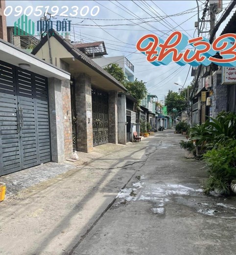 sát mặt tiền đường Phú Thọ Hòa, hẻm oto vào nhà. Nhà 1 trệt 1 lầu 6 phòng ngủ,
