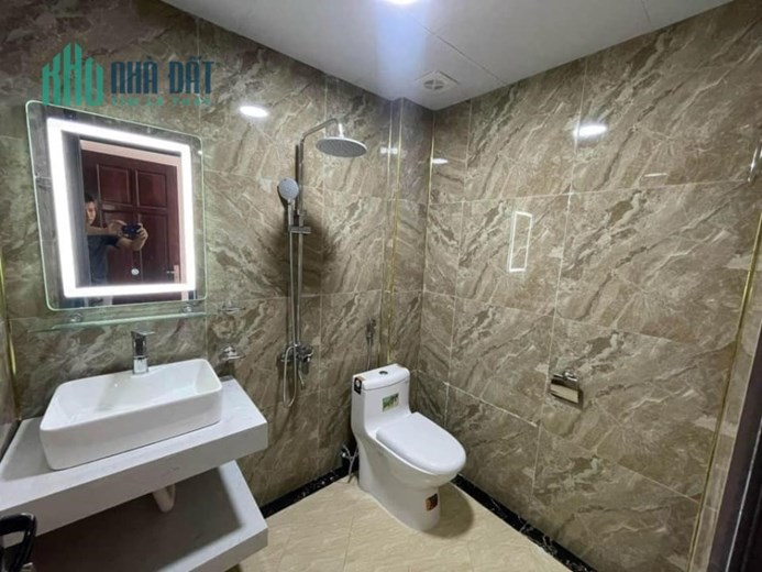 Bán Gấp! Nhà Lê Văn Lương, Hoàng Ngân Mới Đẹp 30m 6 tầng mặt tiền 4m chỉ 3.8 tỷ