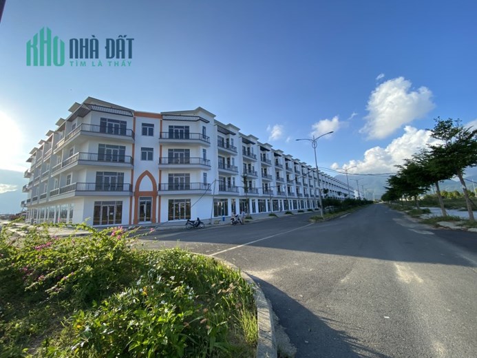 Sập hầm đất biển Đà nẵng. Eco Charm 120m2 2MT view công viên, sổ đỏ, Giảm sâu 1 tỷ nay chỉ còn  2 tỷ