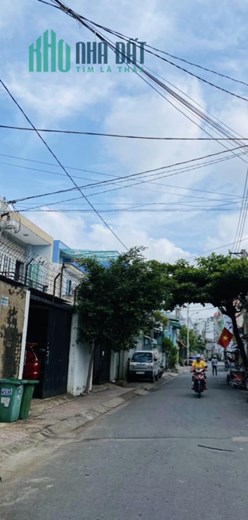 Bán căn hộ dịch vụ mặt tiền hẻm 6m đường Hương Lộ 2 ,  Bình Tân , dt 4 x 21 .