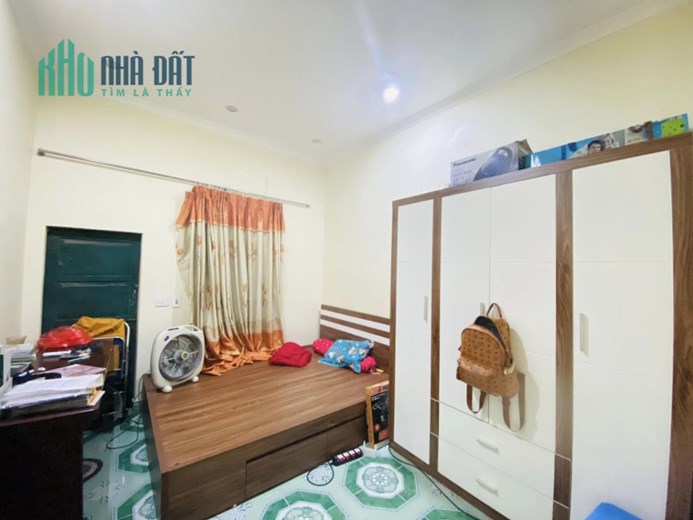 Chính chủ bán mặt phố Giải Phóng, 45m2 sổ đỏ, 3 tầng, gần ngã tư Trường Chinh giá siêu rẻ 12 tỷ