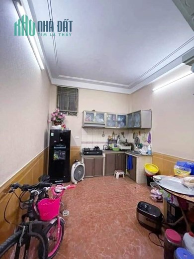 Chính chủ bán mặt phố Giải Phóng, 45m2 sổ đỏ, 3 tầng, gần ngã tư Trường Chinh giá siêu rẻ 12 tỷ