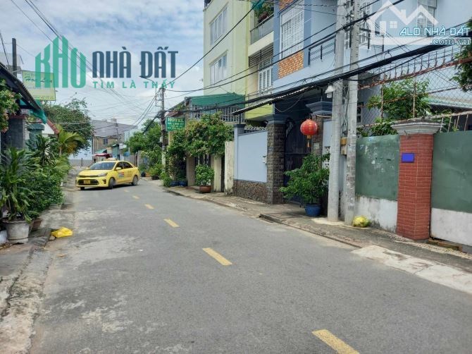 Bán villa 10x30m 4 lầu đường NB Man Thiện, Phường Tăng Nhơn Phú A, Quận 9 giá 28  tỷ
