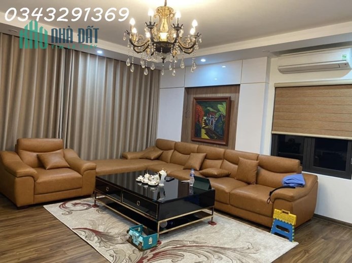 BÁN BẤT CHẤP NHÀ ĐỘI CẤN BA ĐÌNH GARA 7 CHỖ 1 NHÀ RA PHỐ.