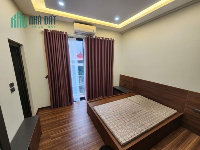 Bán gấp nhà đẹp Ngã Tư Sở, 5 tầng thang máy, kinh doanh, giá rẻ giật mình