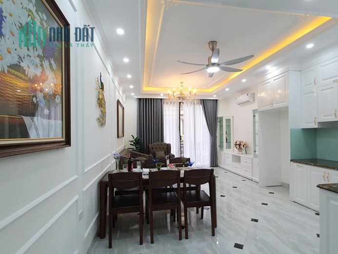 NHÀ ĐẸP LÔ GÓC 4 TẦNG VƯƠNG THỪA VŨ, Ô TÔ TRÁNH, KINH DOANH DT 56M GIÁ NHỈNH 6 TỶ.
