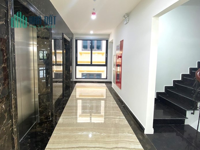 Bán Tòa Văn Phòng 9 Tầng Xây Mới MP Thụy Khuê.Vị Trí Đắc Địa.DT 196m2. Giá 115 TỶ