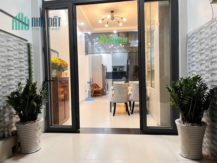 Cho thuê NNC Mặt tiền Tám Danh P4 Q8. Giá 14 triệu