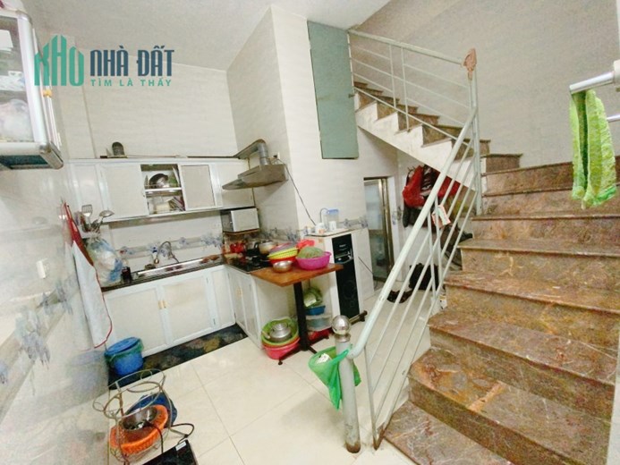 BÁN NHÀ MẶT NGÕ PHẠM HỮU ĐIỀU 2 TẦNG DÂN XÂY ĐỘC LẬP.