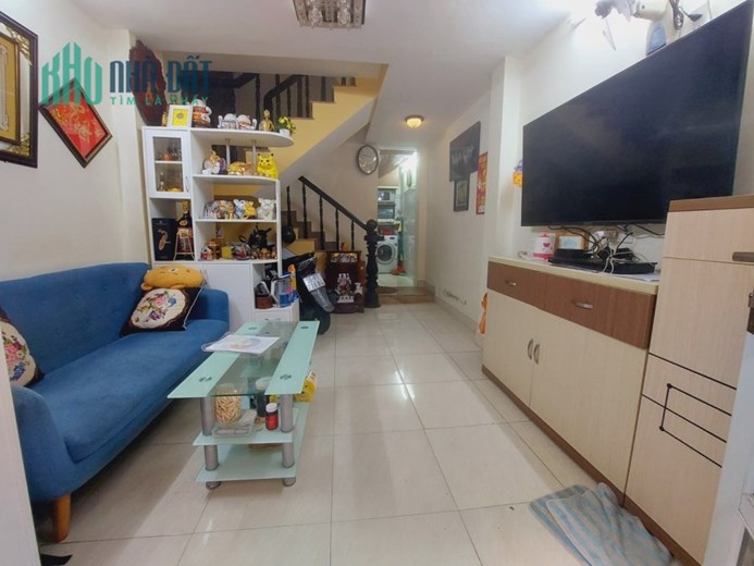 QUẬN 3 - 25M2 - 3 TẦNG BTCT  - Sát mặt tiền - SỔ VUÔNG - 4.5 Tỷ Thương lượng