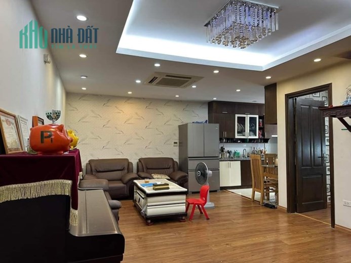 XUẤT NGOẠI GIAO, LÔ GÓC CC DƯƠNG NỘI 3 NGỦ, DT 135M GIÁ NHỈNH 2 TỶ.