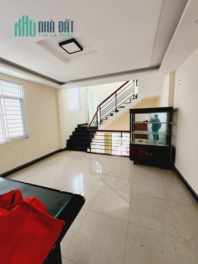 Bán Nhà 3 Mặt Hẻm Lê Hồng Phong P.Trần Hưng Đạo Quy Nhơn , 58,2m2 , 2,5 Mê , Giá 2 Tỷ 800Tr
