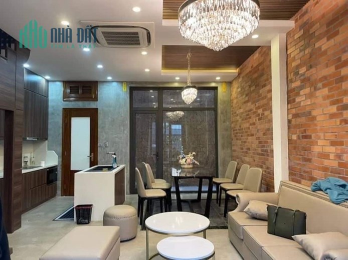 Bán gấp nhà Cát Linh, Đống Đa, 65m2x5T, mt5.8m, giá 6 tỷ, hai thoáng, gần hồ