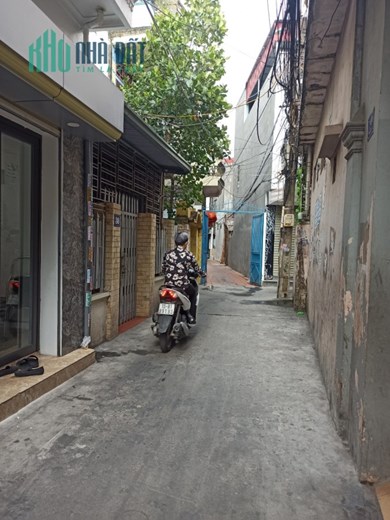 Bán đất phố Đình Đông, diện tích 84m ngõ nông GIÁ 2.75 tỉ